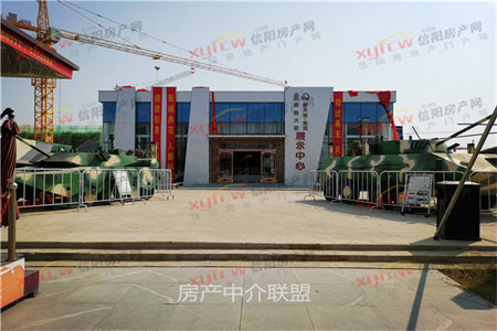 纺织小区3室2厅1卫123㎡带付房